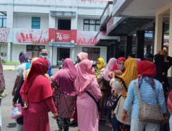 Kesal Dipindahkan, Mama-mama Pasar “Mangamo” di Kantor Wali Kota Ternate