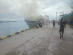 Kapal Penumpang KM Fungka Terbakar di Pelabuhan Sanana