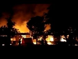 SMA Negeri 1 Tikep Terbakar. Bangunannya Sejak Zaman Irian Barat