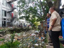 DLH Kota Ternate Mulai Bersihkan Sampah di Belakang Ruko Jatiland