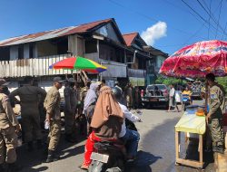 Satpol PP Tertibkan Sejumlah Lapak PKL di Ternate