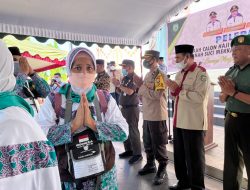 32 CJH Resmi Dilepas Bupati Halmahera Barat