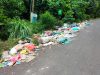 Jalan Belakang Kelurahan Gambesi dan Sasa Ditumpuki Sampah