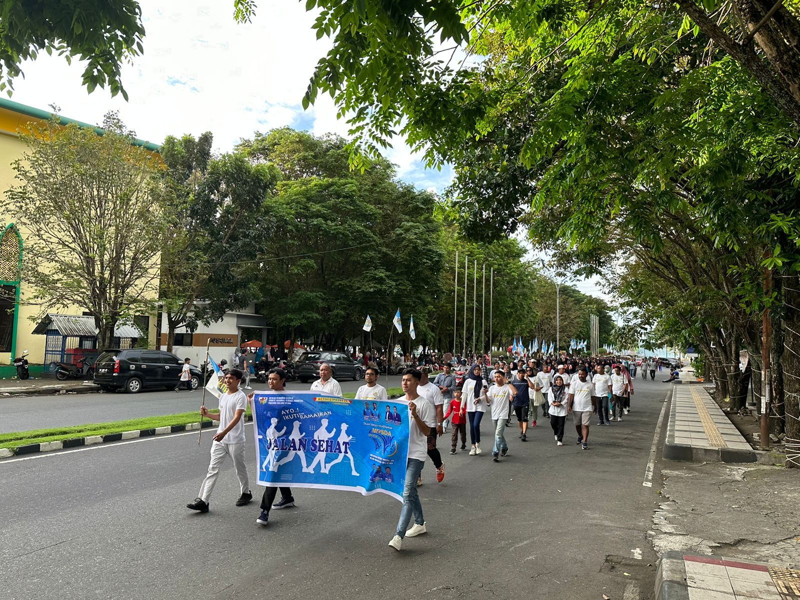 Menjelang musyawarah daerah (Musda) ke VII Dewan Pengurus Daerah (DPD) Komite Nasional Pemuda Indonesia (KNPI) Provinsi Maluku Utara, melaksanakan jalan sehat, zumba dan donor darah.