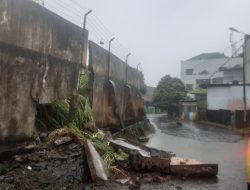 Tembok Stadion GKR Ternate Ambruk, Kadispora: Tak Ada Anggaran Pemeliharaan