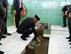 Wali Kota Tidore Ziarah dan Tabur Bunga di Makam Pahlawan Sultan Nuku