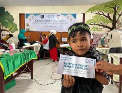 Ratusan Anak di Ambon Ikut Sunat Massal yang Digelar YBM PLN