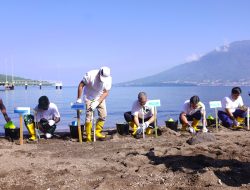 Hari Mangrove Sedunia, Sekda Tidore Ikut Tanam Pohon