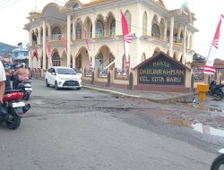 Jalan Berlubang di Kota Baru, Warga Minta Wali Kota Ternate Turun Tangan