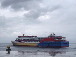 Cuaca Buruk, KSOP Ternate Tunda Pelayaran Kapal