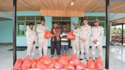 Ramadan 1445 H, IWIP Bagi-bagi Sembako dan Insentif di 28 Desa di Maluku Utara